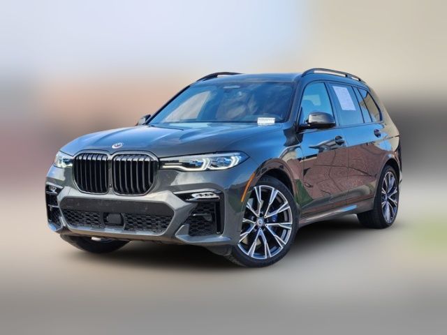2022 BMW X7 M50i