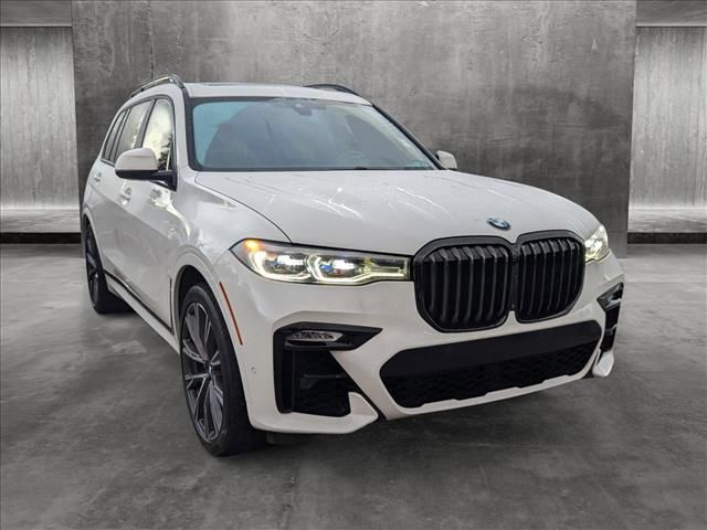 2022 BMW X7 M50i