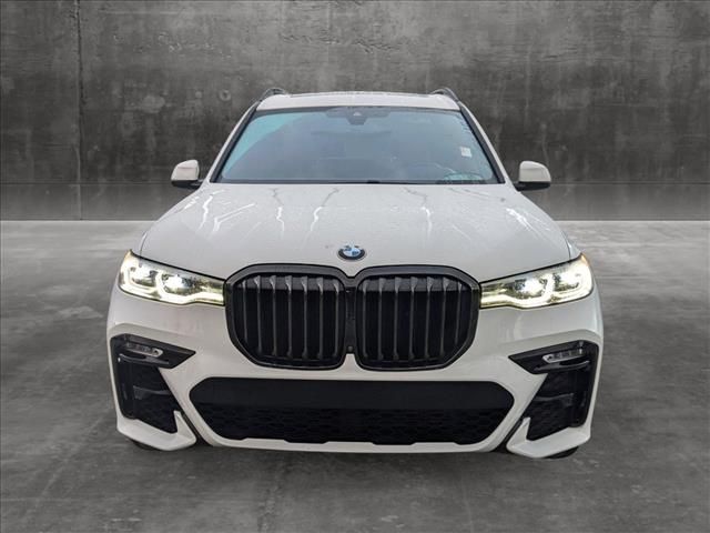 2022 BMW X7 M50i