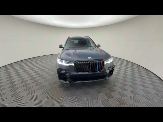 2022 BMW X7 M50i