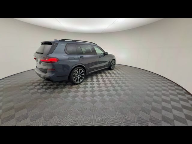 2022 BMW X7 M50i