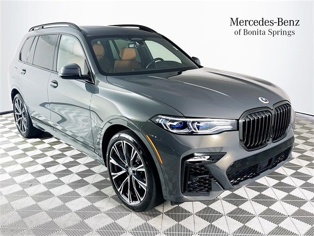 2022 BMW X7 M50i