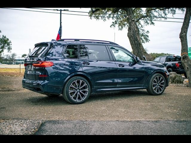 2022 BMW X7 M50i