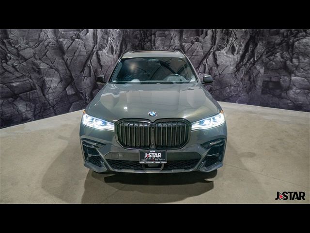 2022 BMW X7 M50i