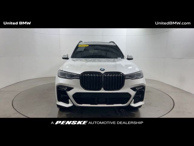 2022 BMW X7 M50i