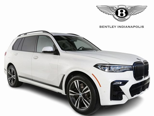 2022 BMW X7 M50i