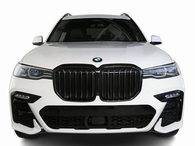 2022 BMW X7 M50i