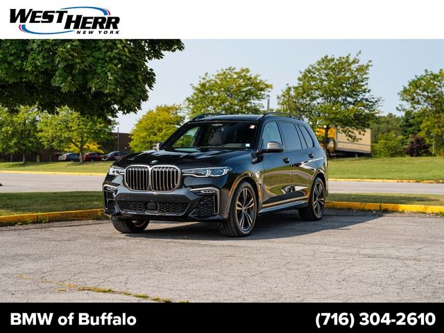 2022 BMW X7 M50i