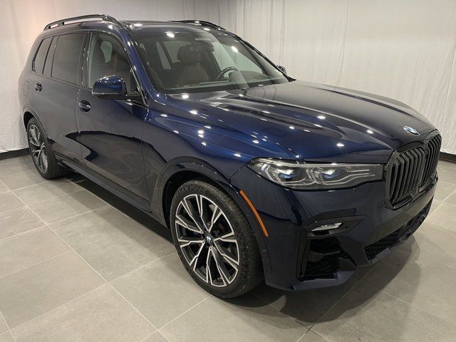 2022 BMW X7 M50i