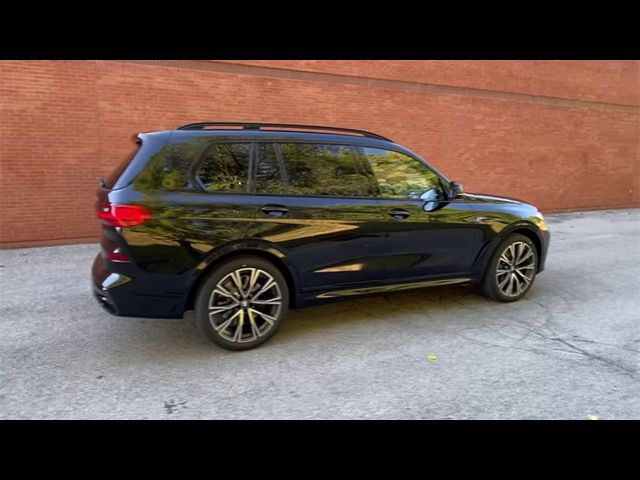 2022 BMW X7 M50i