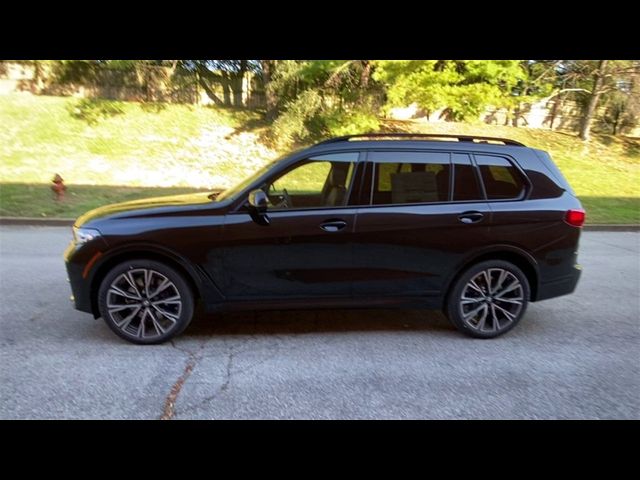 2022 BMW X7 M50i