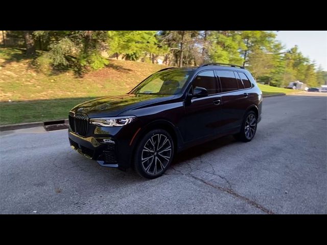 2022 BMW X7 M50i