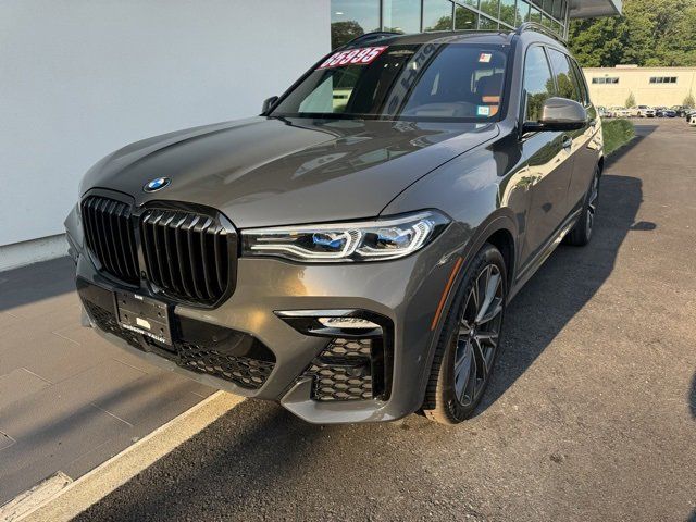 2022 BMW X7 M50i