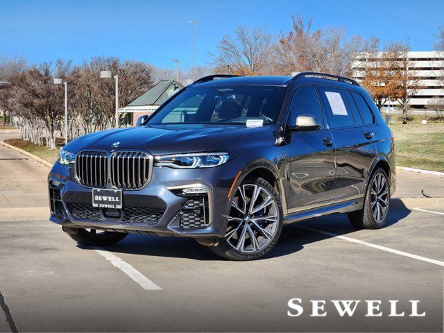 2022 BMW X7 M50i