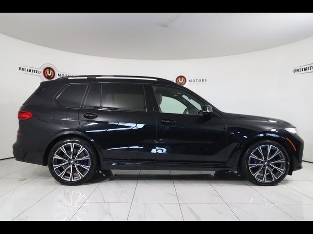 2022 BMW X7 M50i