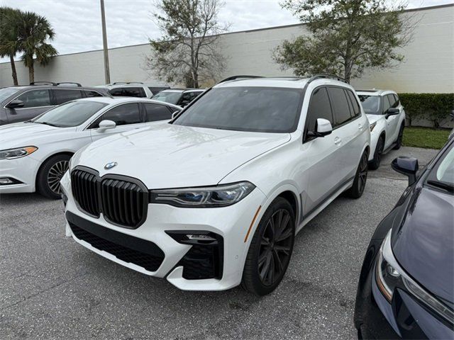 2022 BMW X7 M50i