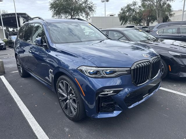 2022 BMW X7 M50i