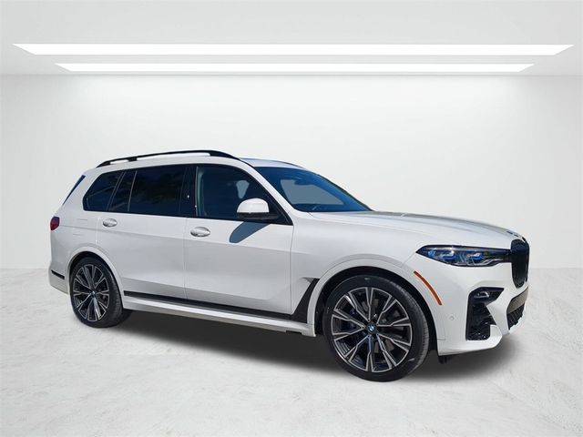 2022 BMW X7 M50i