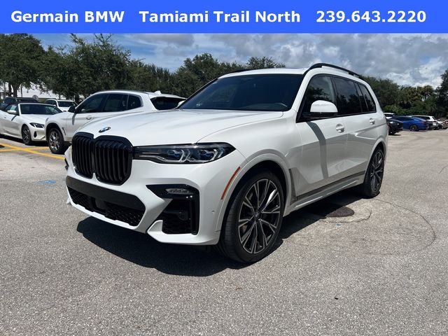 2022 BMW X7 M50i