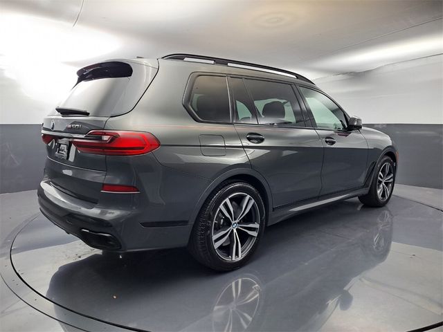 2022 BMW X7 M50i