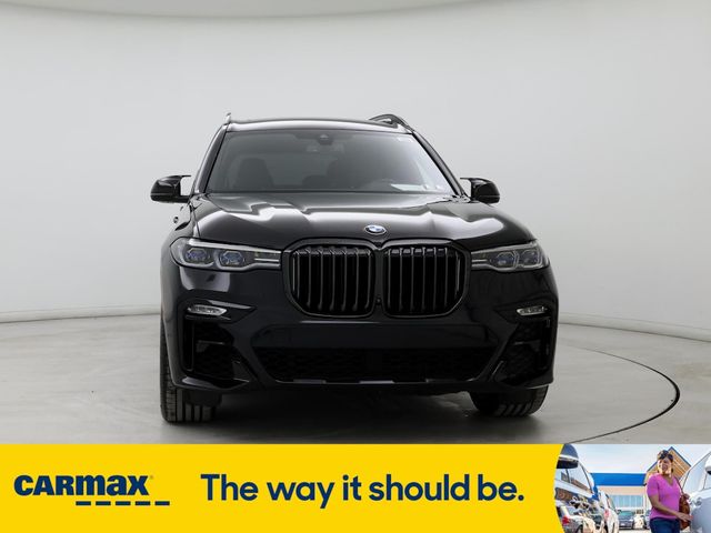 2022 BMW X7 M50i