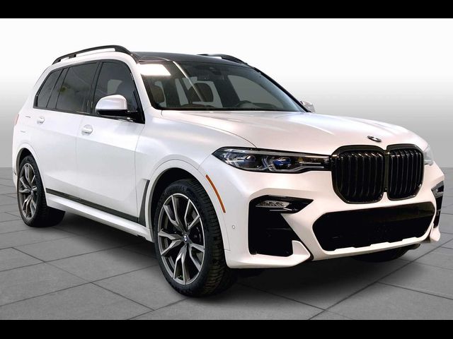 2022 BMW X7 M50i