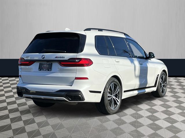 2022 BMW X7 M50i