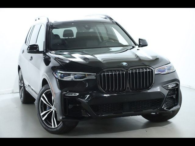 2022 BMW X7 M50i