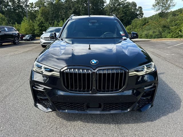 2022 BMW X7 M50i