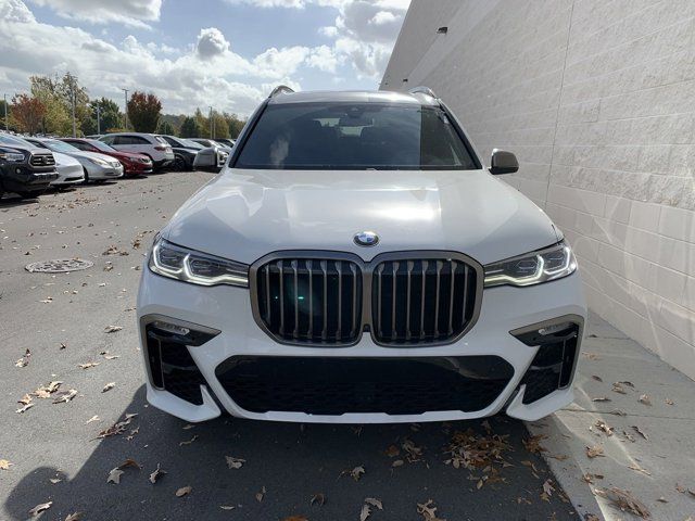 2022 BMW X7 M50i