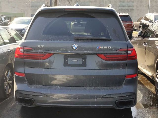 2022 BMW X7 M50i