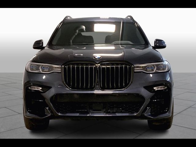 2022 BMW X7 M50i