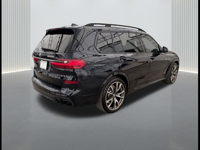 2022 BMW X7 M50i