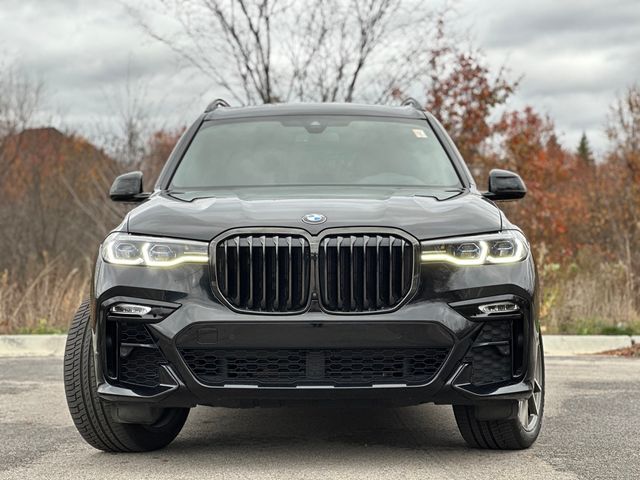 2022 BMW X7 M50i