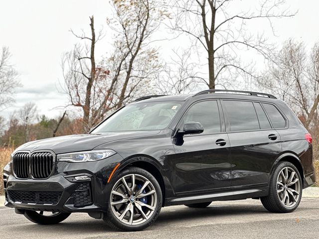 2022 BMW X7 M50i