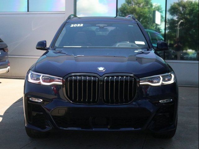 2022 BMW X7 M50i