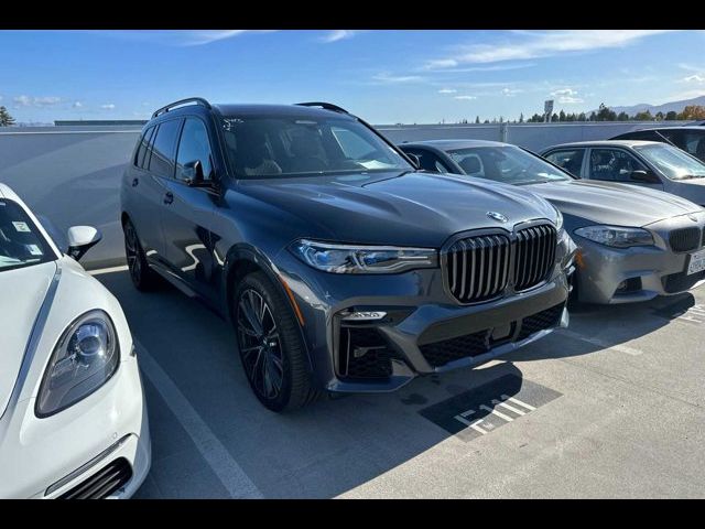 2022 BMW X7 M50i