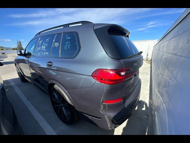 2022 BMW X7 M50i