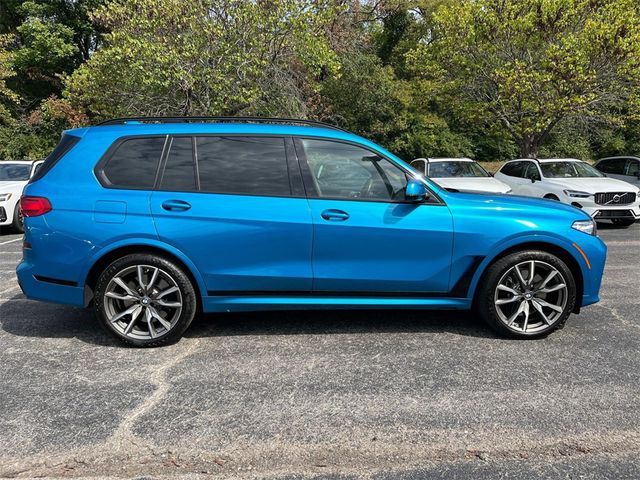 2022 BMW X7 M50i