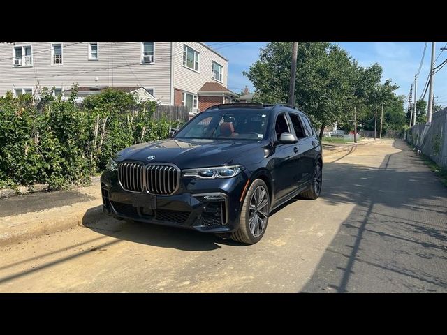 2022 BMW X7 M50i