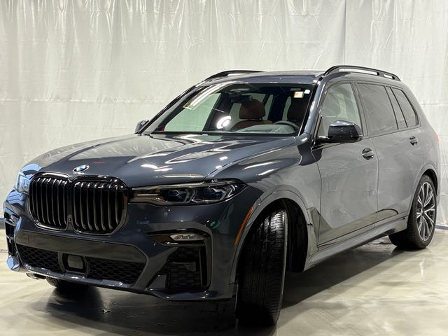 2022 BMW X7 M50i