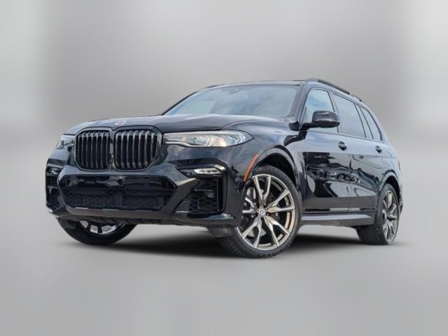 2022 BMW X7 M50i