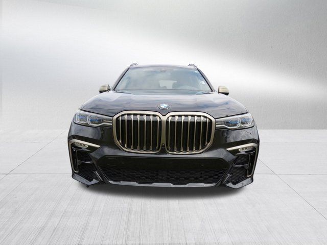 2022 BMW X7 M50i