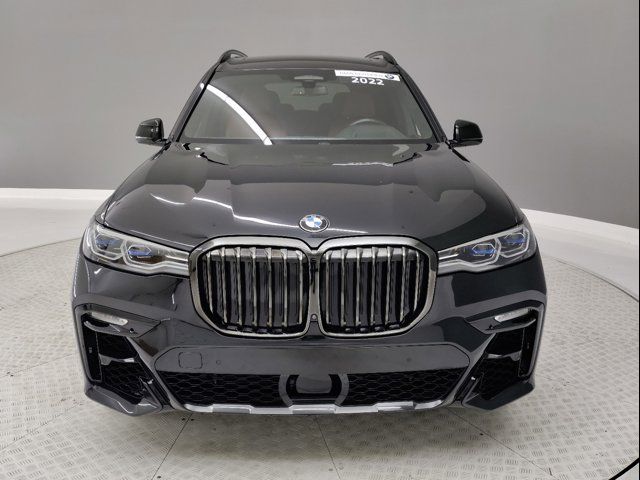 2022 BMW X7 M50i