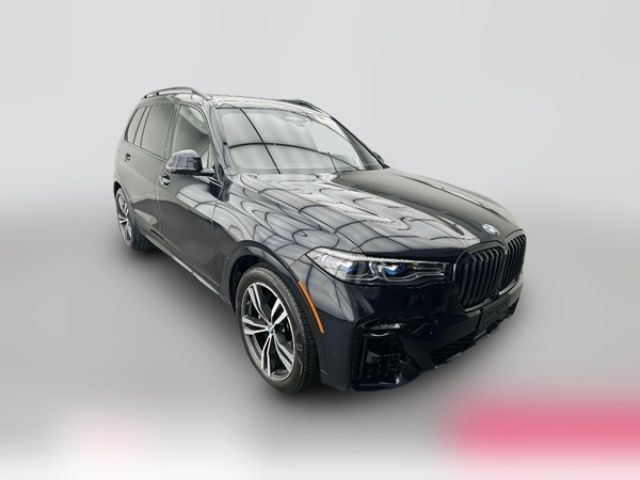 2022 BMW X7 M50i