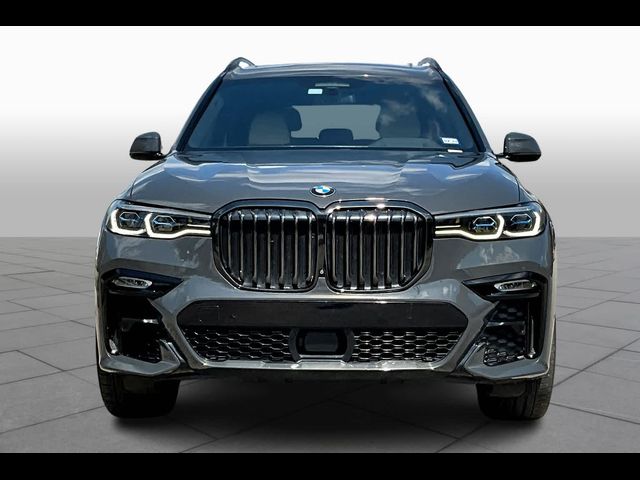 2022 BMW X7 M50i