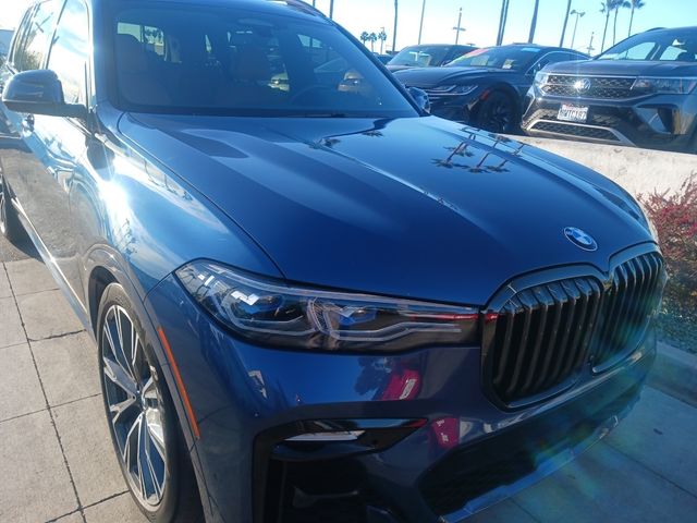 2022 BMW X7 M50i