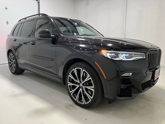 2022 BMW X7 M50i