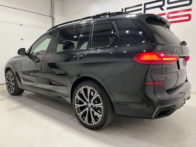 2022 BMW X7 M50i