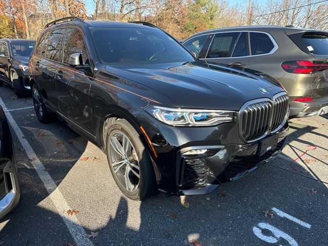 2022 BMW X7 M50i